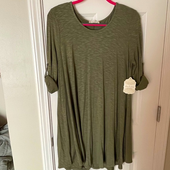 Altar'd State Dresses & Skirts - NWT Altar’d State Olive Rolled Sleeve Dress